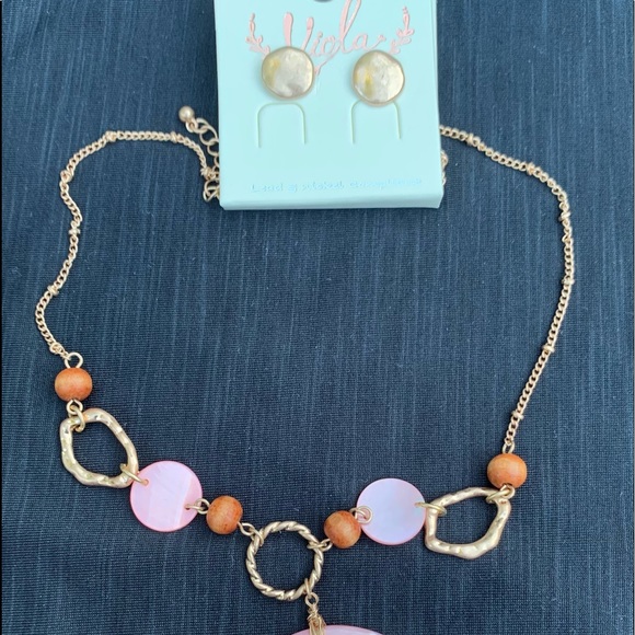 Necklace and earrings - Picture 3 of 3